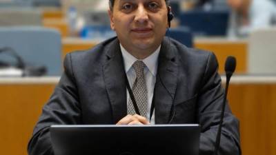 المستشار محمد عادل متحدثاً باسم رئاسة مجلس الوزراء 