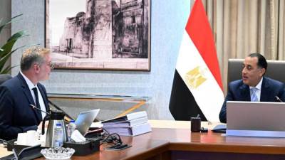 "مدبولي" يبحث خطط تأمين احتياجات الدولة من المواد البترولية 