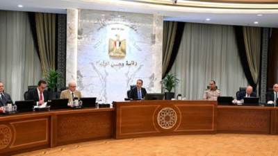 الحكومة تعيد النظر في إقامات الأجانب.. تعرف على التفاصيل