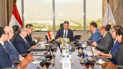 مصر تبحث مع البنك الإسلامي تمويل صوامع للحبوب وصهاريج لتخزين زيوت الطعام
