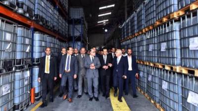 وزير الاستثمار والتجارة الخارجية يتفقد مصنع «دي إن إم» للغزل والنسيج بدمياط