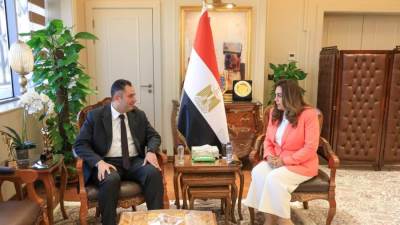 قرار جديد من وزيرة التنمية المحلية بخصوص خدمات الجمع المنزلي للقمامة بالقرى