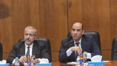 العمل تحذر من التعامل مع مكاتب العمالة غير المرخصة