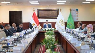 التموين تبدأ خطط استباقية لتأمين السلع