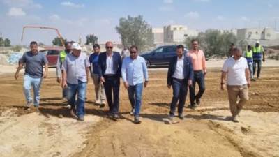 رئيس جهاز الشروق ومعاون هيئة المجتمعات  يتابعان أعمال الطرق والمرافق