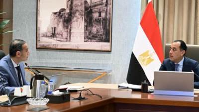  «مدبولي»: توفير مسارات استثمارية آمنة للمواطنين بالبورصة تحت رقابة الرقابة المالية