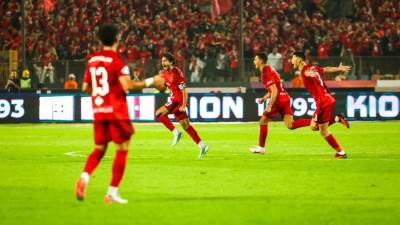 الأهلي يُسقط الزمالك بثنائية نظيفة في قمة الدوري المصري