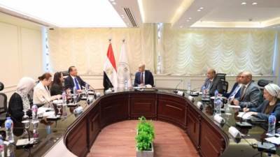 تحويل 20 مدرسة فنية لتكنولوجية دولية بمجالات التمريض وكبار السن والمعلومات