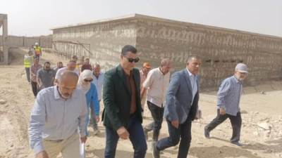 «المنشاوي» تتابع موقف مشروعات الصرف الصحي بالجيزة