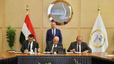 "النقل": إنشاء مركز للتصدير والخدمات اللوجستية بميناء الدخيلة 