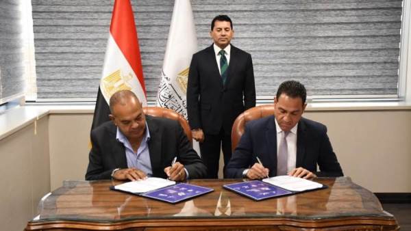 صبحي: توقيع بروتوكول تنظيم بطولة العالم للسباحة بالزعانف للجامعات بشرم الشيخ