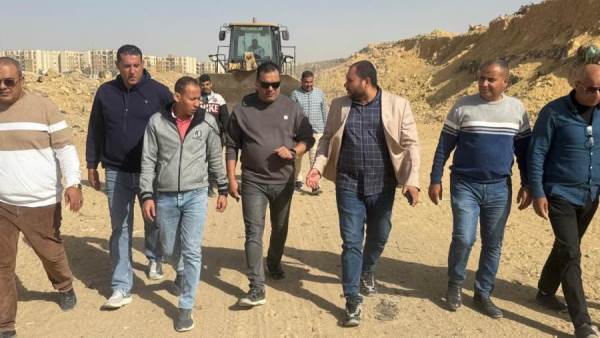 جهاز العبور الجديدة ينفذ حملة لإزالة النباشين من محيط مقلب الطريق الأوسطي