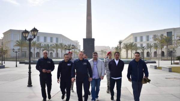 رئيس جهاز العلمين الجديدة يستقبل قائد المنطقة الجوية الغربية