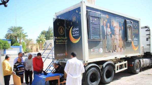 الرعاية الصحية: الكشف 2000 مواطن بالسويس وجنوب سيناء من خلال العيادات المتنقلة