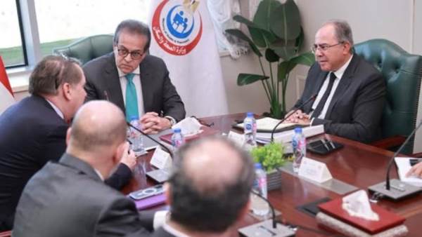 وزير الصحة يبحث مع «جنرال إلكتريك» توطين صناعة صبغات الأشعة داخل مصر