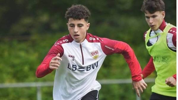 موهبة أهلاوية على أعتاب الدوري الإسباني