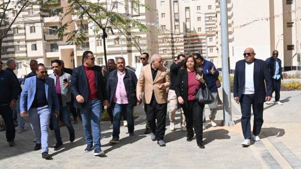 مي عبدالحميد تتابع تنفيذ 4842 وحدة سكنية بمدينة العاشر من رمضان