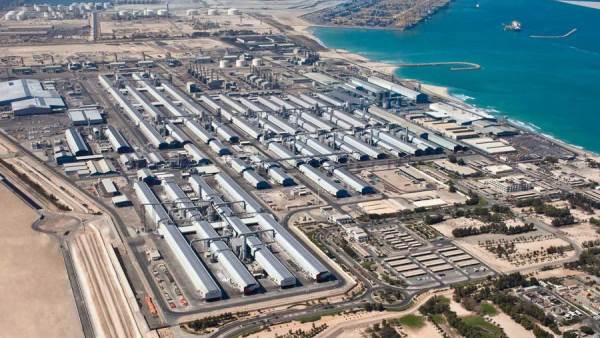 خوفا من الصواريخ الإيرانية..جبل علي في دبي خارج الخدمة 