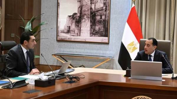 4 محاور للتطوير.. مدبولي يراجع مع وزير الشباب والرياضة الخطط المستقبلية للقطاع