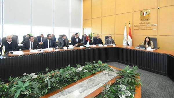 وزيرة الإسكان تترأس اجتماع اللجنة  العليا للمجتمعات العمرانية الجديدة وأجهزة المدن