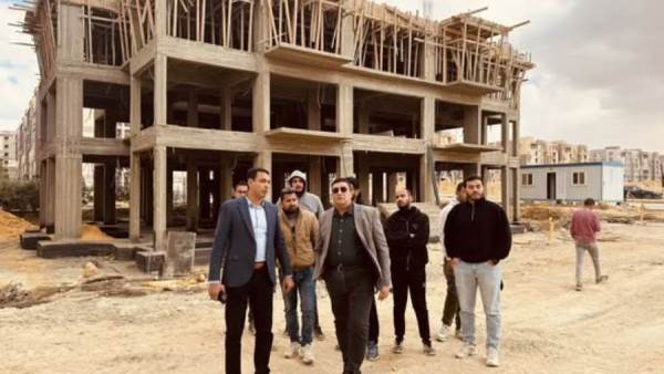 المهندس أحمد الشريف يتفقد سير العمل بمشروع "ديارنا" بالقاهرة الجديدة