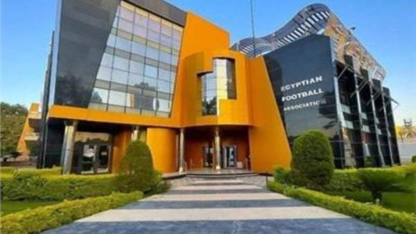 اتحاد الكرة يستهدف أرباح 15 مليون يورو من عقد «رعاية الملابس» الجديد 