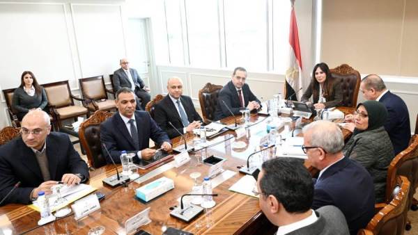 وزيرة الإسكان تتابع موقف تنفيذ مشروعات تطوير "مثلث ماسبيرو" و"سور مجرى العيون"