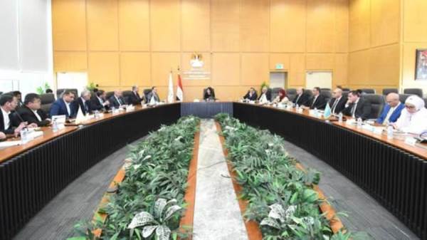 وزيرة الإسكان تتابع تنفيذ مشروعات منطقة الأعمال المركزية بالعاصمة الجديدة