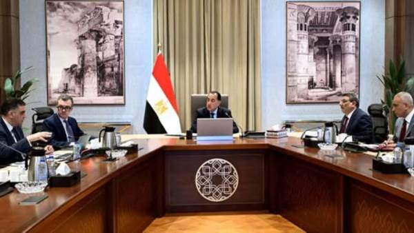 سداد المديونيات أولوية.. "رئيس الوزراء" يتابع مستحقات الشركات الموردة لـ"هيئة الشراء الموحد"