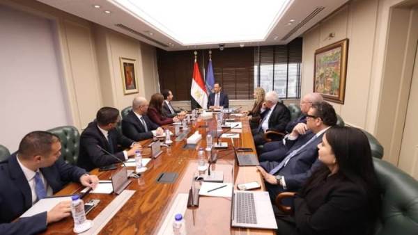 "وزير الاتصالات" و"مايكروسوفت" يبحثان دعم تطبيقات الذكاء الاصطناعي وتمكين الشركات الناشئة