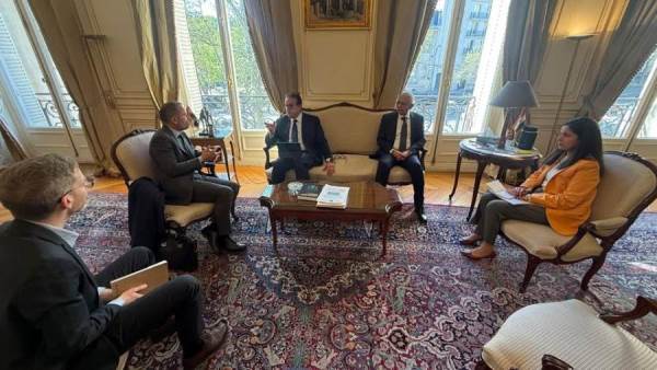 وزير الصحة يبحث تعزيز التعاون الطبي مع مستشفى «أدولف دي روتشيلد» بفرنسا