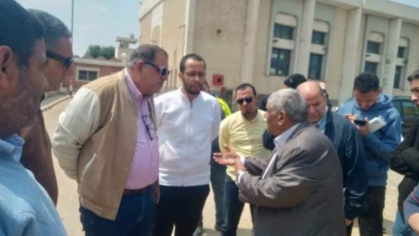 المهندس بسام فضل وممثلى المجتمعات العمرانية  يتابعون منظومة المياه بالشيخ زايد