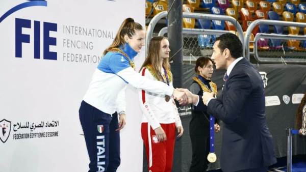 وزير الشباب والرياضة يشهد ختام منافسات الفردي بكأس العالم لسلاح الشيش