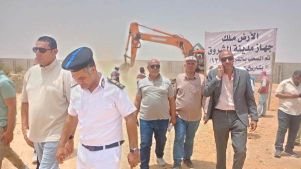 جهاز مدينة الشروق يسترد 126 ألف متر مربع بجمعية طيبة
