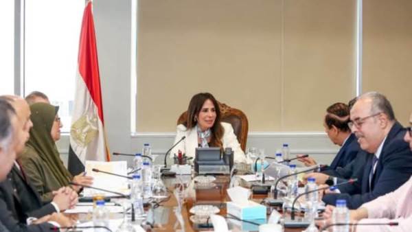 وزيرة الإسكان تتابع مستجدات قانون اتحاد المطورين العقاريين لتنظيم السوق وحماية المشترين