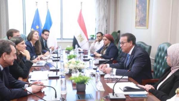 مصر تستلم 21 طنًا من المساعدات الطبية الفرنسية الجديدة لمصابي غزة