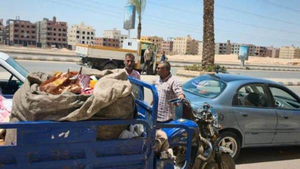 مصادرة 4 تروسيكلات للنباشين.. حملة مفاجئة بالعبور الجديدة لإزالة المخالفات