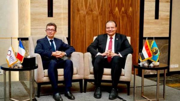 تعاون "مصري- فرنسي" لتأهيل الكوادر الصحية على متطلبات المنشآت الصحية الخضراء