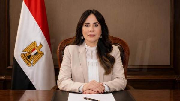 وزيرة الإسكان تتابع موقف تنفيذ المشروعات السكنية بالمدن الجديدة