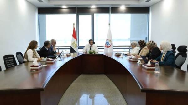 التوسع في جراحات استبدال المفاصل باستخدام تقنية الروبوت.. تعرف على التفاصيل