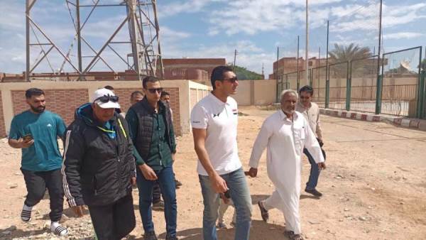 بجولة مفاجئة.. وزير الشباب والرياضة يتفقد مراكز الشباب بمطروح