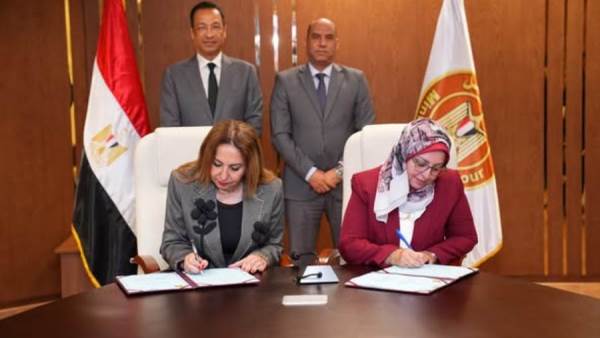 الاتصالات تبدأ ميكنة ورقمنة كافة الخدمات العمالية