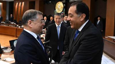 رئيس الوزراء يستقبل عضو المكتب السياسي أمين الأمانة العامة للجنة المركزية للحزب الشيوعي الصيني