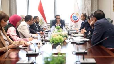 وزير الصحة يتابع توافر مخزون الأدوية بجميع المنشآت الطبية التابعة للوزارة