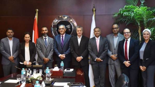 وفد استثماري من موريشيوس يبحث إنشاء مشروع لإعادة تدوير المخلفات الإلكترونية في مصر